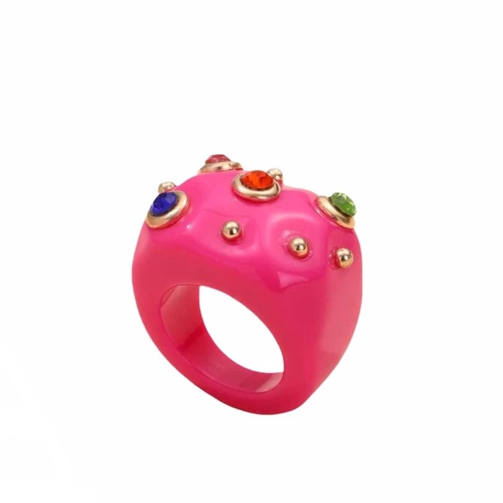 Colored resin ring with golden touch